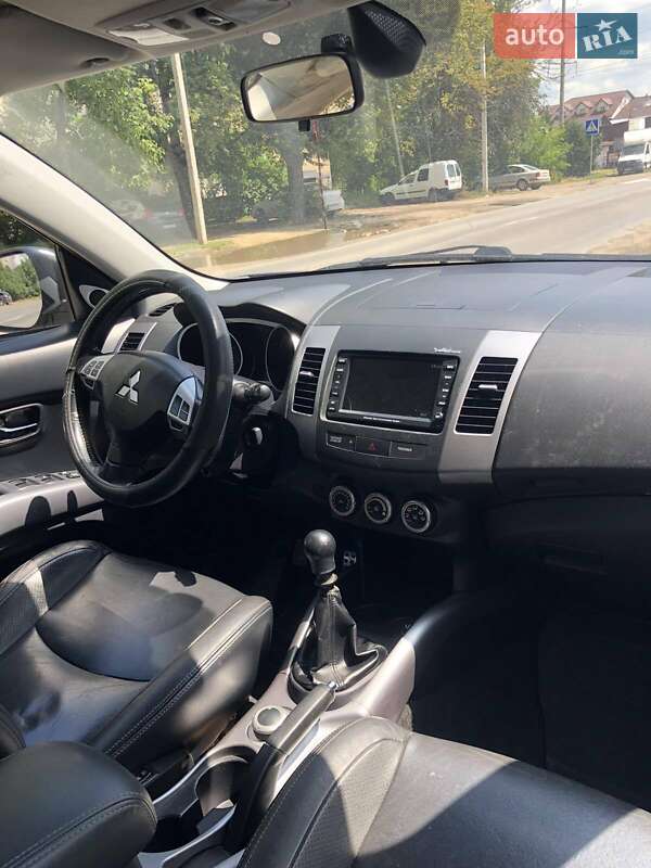 Позашляховик / Кросовер Mitsubishi Outlander 2009 в Чернівцях