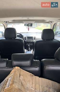 Внедорожник / Кроссовер Mitsubishi Outlander 2009 в 
