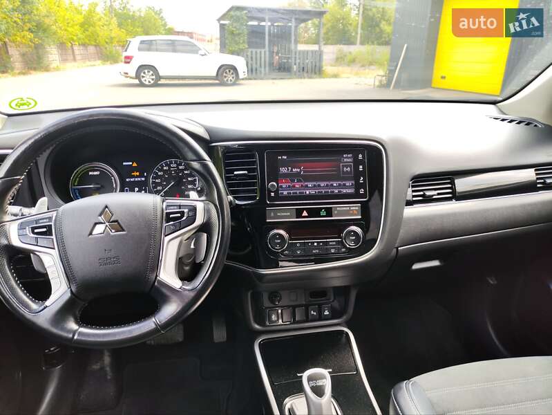 Внедорожник / Кроссовер Mitsubishi Outlander 2019 в Кривом Роге