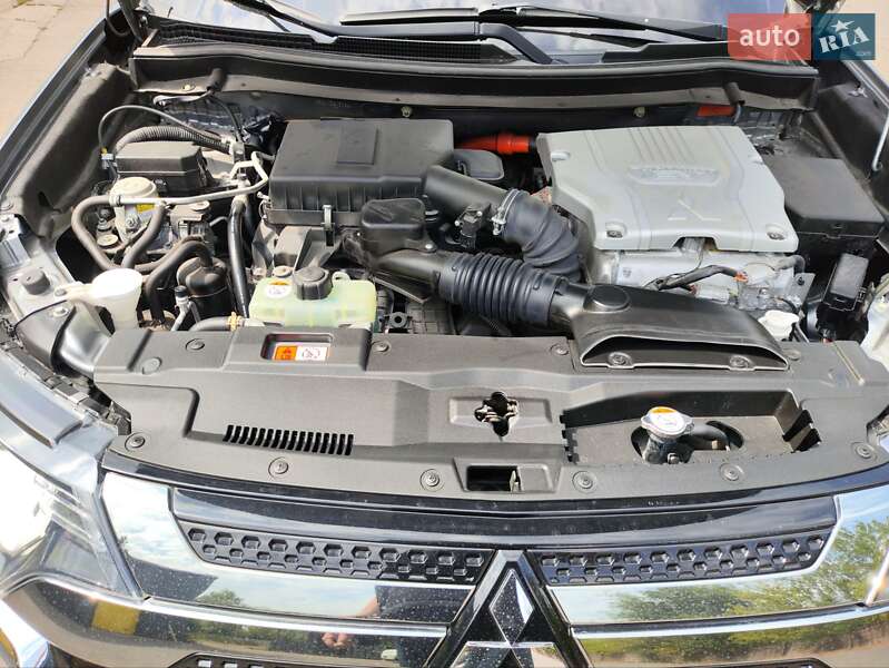 Внедорожник / Кроссовер Mitsubishi Outlander 2019 в Кривом Роге