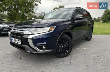 Внедорожник / Кроссовер Mitsubishi Outlander 2020 в 