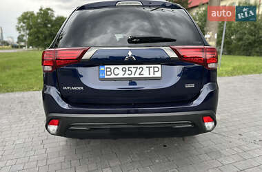 Внедорожник / Кроссовер Mitsubishi Outlander 2020 в 