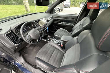 Внедорожник / Кроссовер Mitsubishi Outlander 2020 в 