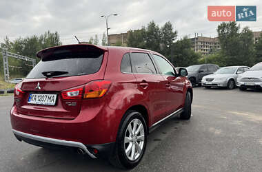 Внедорожник / Кроссовер Mitsubishi Outlander 2015 в 