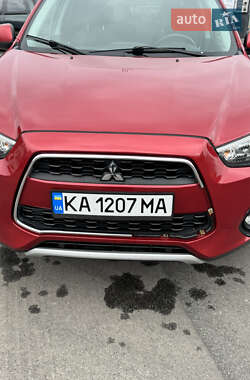 Внедорожник / Кроссовер Mitsubishi Outlander 2015 в 