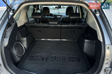 Внедорожник / Кроссовер Mitsubishi Outlander 2014 в 