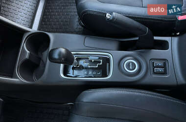 Внедорожник / Кроссовер Mitsubishi Outlander 2014 в 