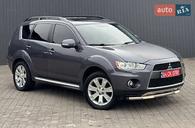 Внедорожник / Кроссовер Mitsubishi Outlander 2010 в 