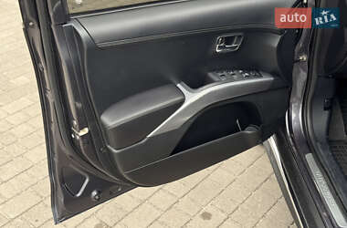 Внедорожник / Кроссовер Mitsubishi Outlander 2010 в 