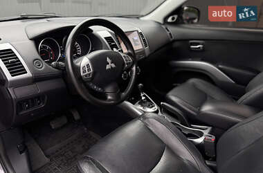Внедорожник / Кроссовер Mitsubishi Outlander 2010 в 