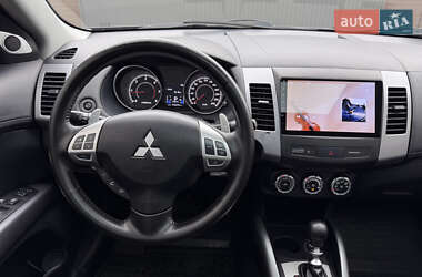 Внедорожник / Кроссовер Mitsubishi Outlander 2010 в 