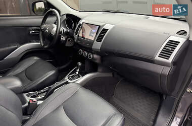 Внедорожник / Кроссовер Mitsubishi Outlander 2010 в 
