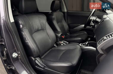 Внедорожник / Кроссовер Mitsubishi Outlander 2010 в 