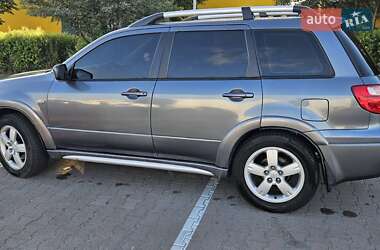 Внедорожник / Кроссовер Mitsubishi Outlander 2005 в 