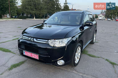 Внедорожник / Кроссовер Mitsubishi Outlander 2013 в Новоархангельске