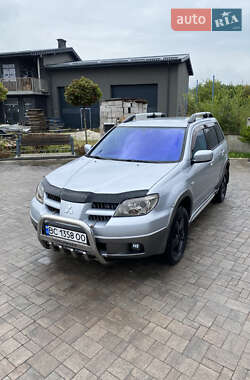 Внедорожник / Кроссовер Mitsubishi Outlander 2006 в Новояворовске