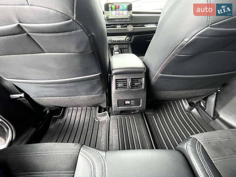 Внедорожник / Кроссовер Mitsubishi Outlander 2023 в Львове