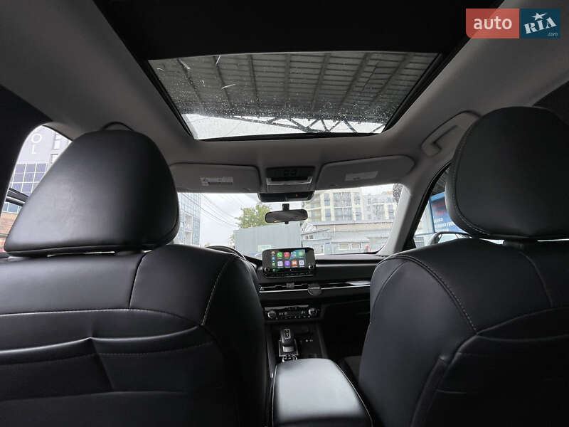 Внедорожник / Кроссовер Mitsubishi Outlander 2023 в Львове