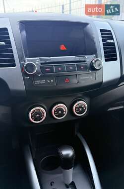 Внедорожник / Кроссовер Mitsubishi Outlander 2007 в 