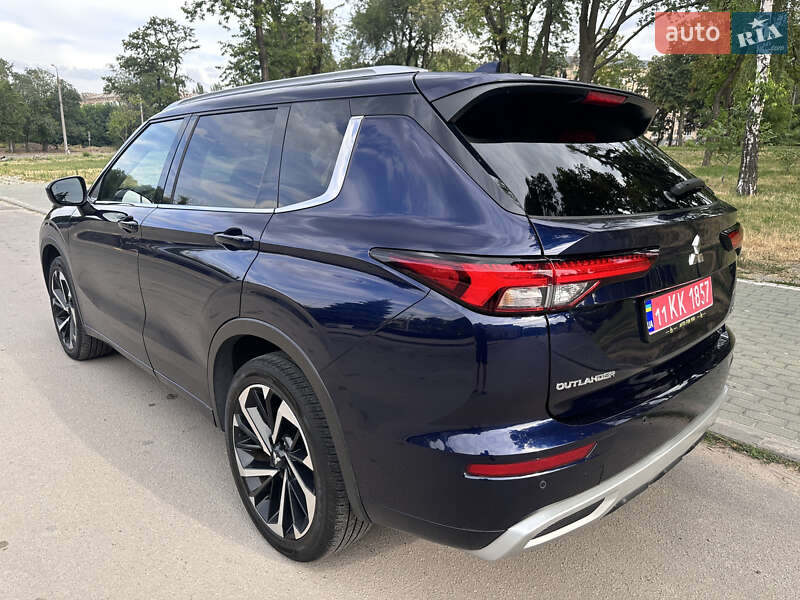 Внедорожник / Кроссовер Mitsubishi Outlander 2022 в Запорожье