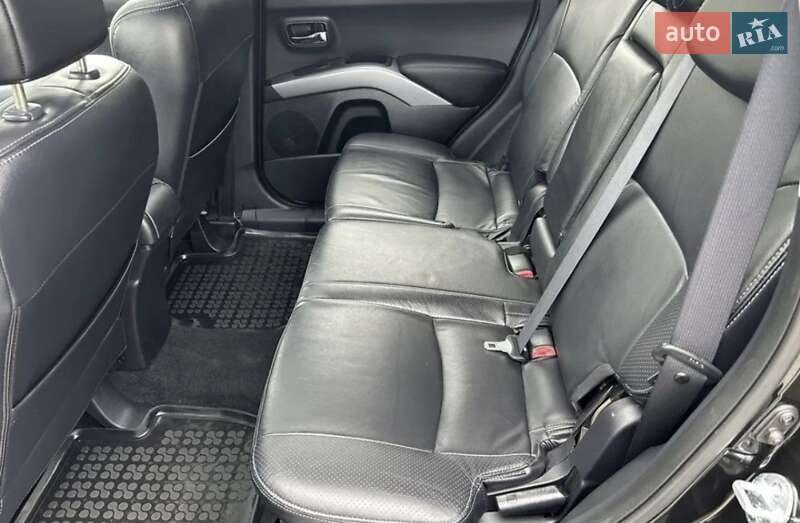 Внедорожник / Кроссовер Mitsubishi Outlander 2001 в Черкассах