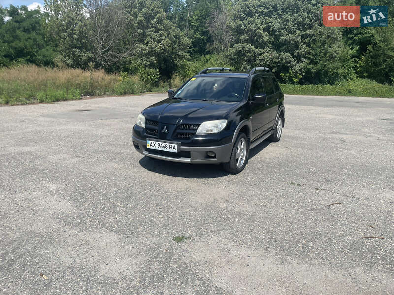 Внедорожник / Кроссовер Mitsubishi Outlander 2005 в 