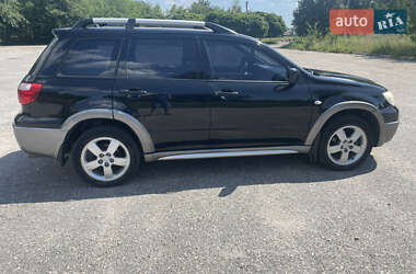 Внедорожник / Кроссовер Mitsubishi Outlander 2005 в 