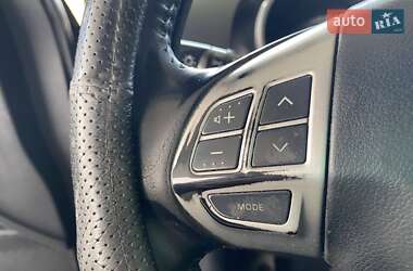 Внедорожник / Кроссовер Mitsubishi Outlander 2008 в 