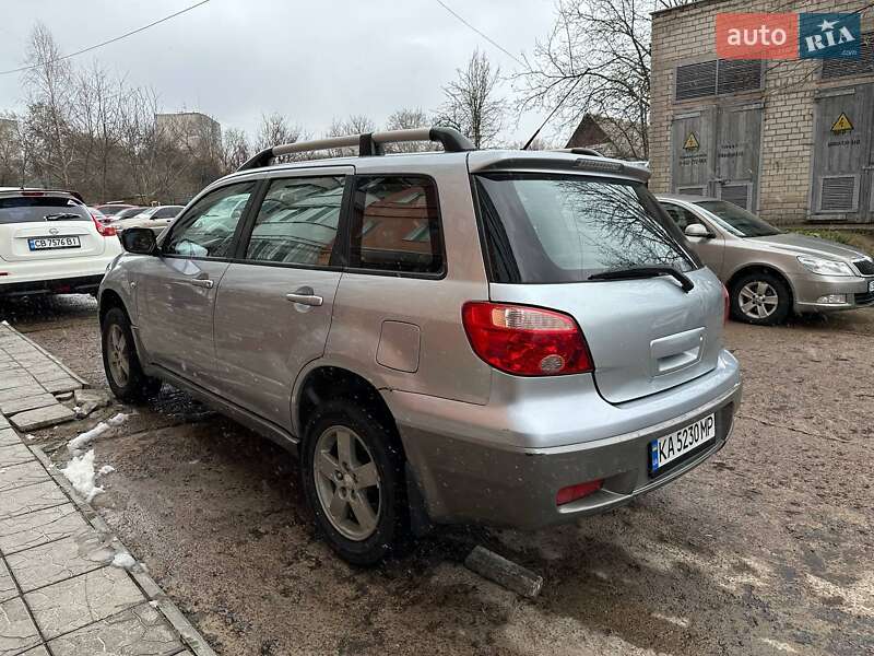 Внедорожник / Кроссовер Mitsubishi Outlander 2009 в Киеве
