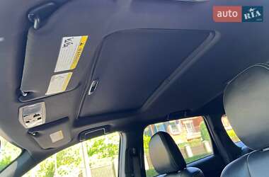 Позашляховик / Кросовер Mitsubishi Outlander 2019 в 
