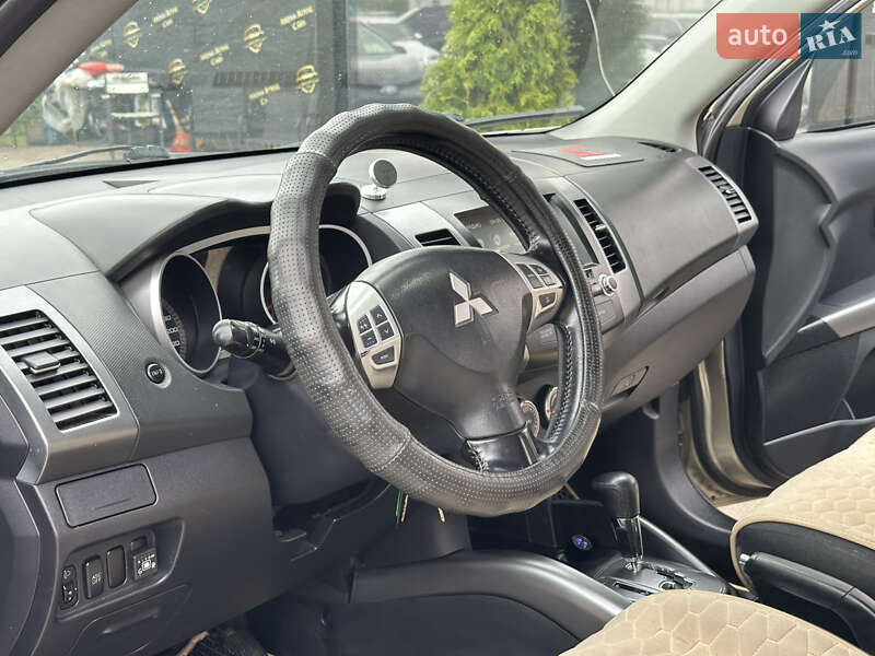Внедорожник / Кроссовер Mitsubishi Outlander 2009 в Харькове