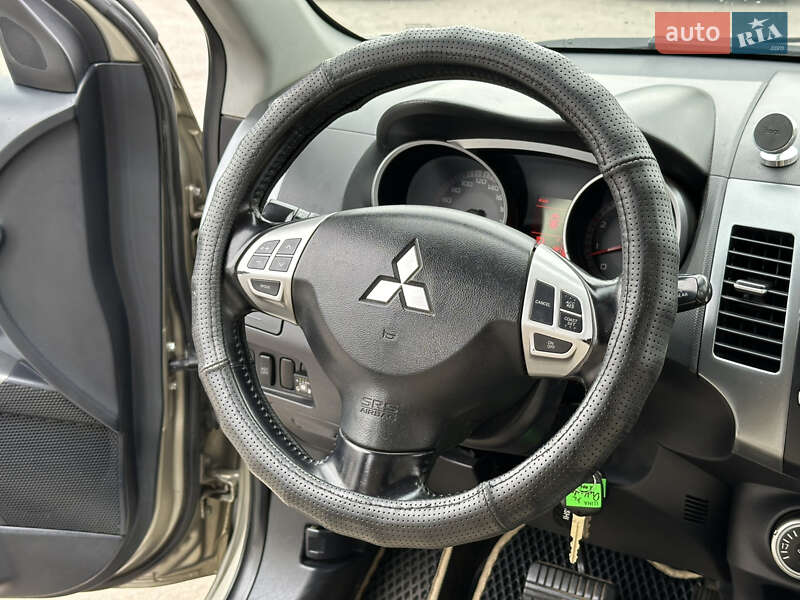 Внедорожник / Кроссовер Mitsubishi Outlander 2009 в Харькове