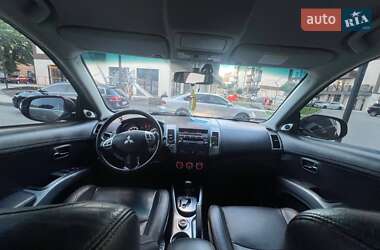 Внедорожник / Кроссовер Mitsubishi Outlander 2010 в 