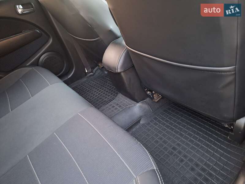Внедорожник / Кроссовер Mitsubishi Outlander 2008 в Черновцах