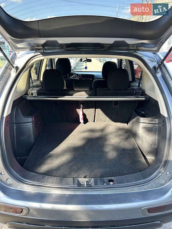 Внедорожник / Кроссовер Mitsubishi Outlander 2014 в Сумах
