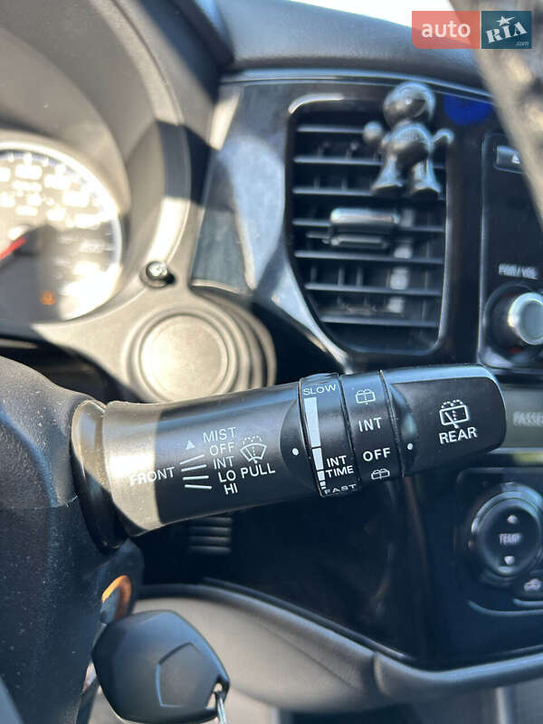 Внедорожник / Кроссовер Mitsubishi Outlander 2014 в Сумах