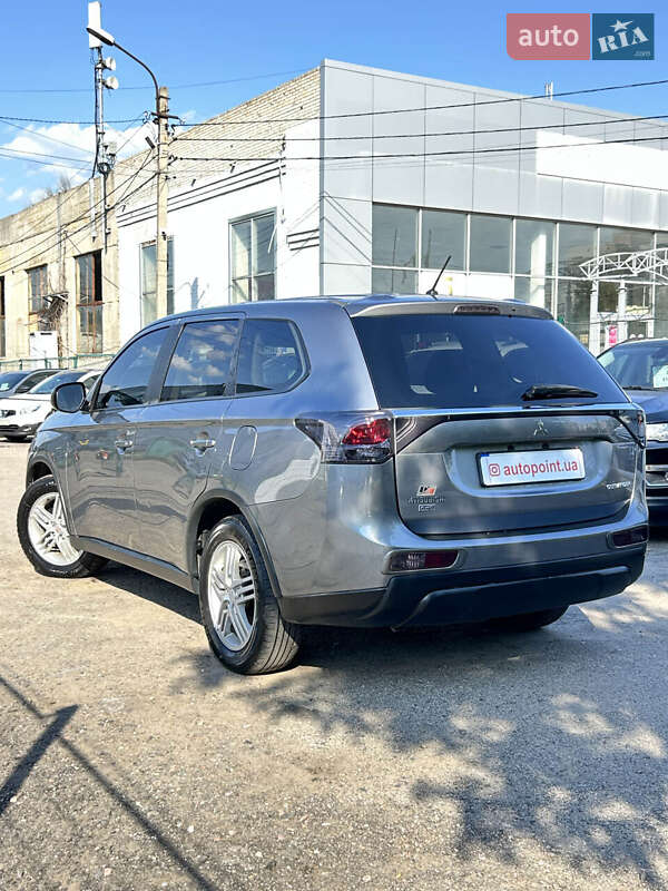 Внедорожник / Кроссовер Mitsubishi Outlander 2014 в Сумах