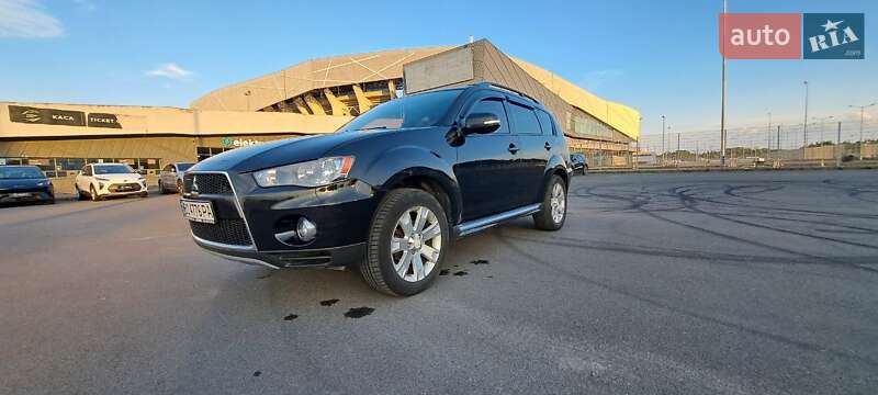 Позашляховик / Кросовер Mitsubishi Outlander 2012 в Львові