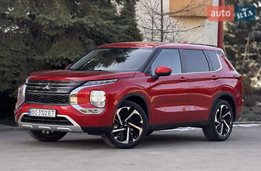 Внедорожник / Кроссовер Mitsubishi Outlander 2021 в 