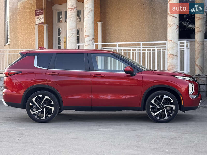 Позашляховик / Кросовер Mitsubishi Outlander 2021 в Тернополі