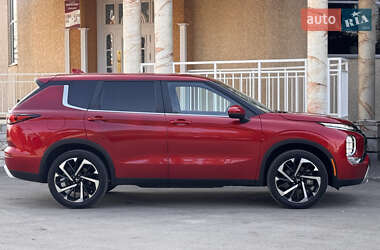 Внедорожник / Кроссовер Mitsubishi Outlander 2021 в 