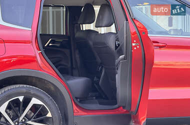 Внедорожник / Кроссовер Mitsubishi Outlander 2021 в 