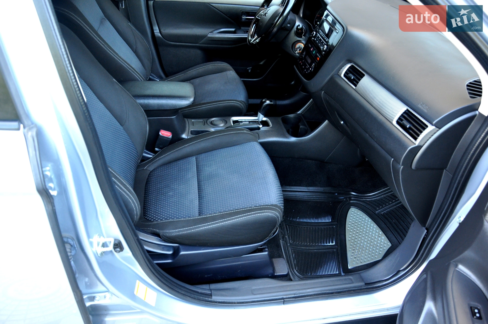 2016 Mitsubishi Outlander - мініатюра 26