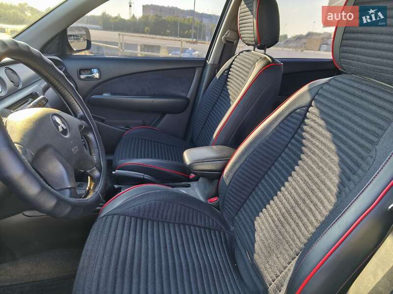 Внедорожник / Кроссовер Mitsubishi Outlander 2006 в Львове