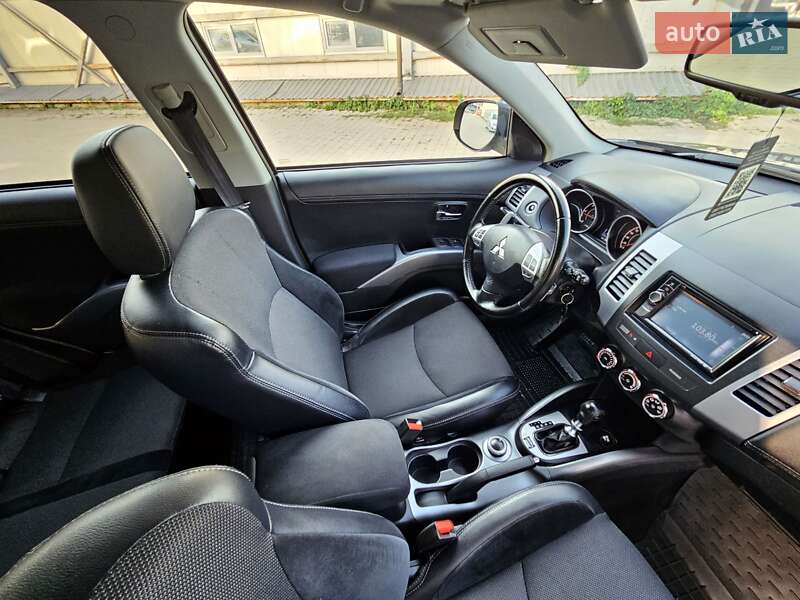 Внедорожник / Кроссовер Mitsubishi Outlander 2012 в Ивано-Франковске