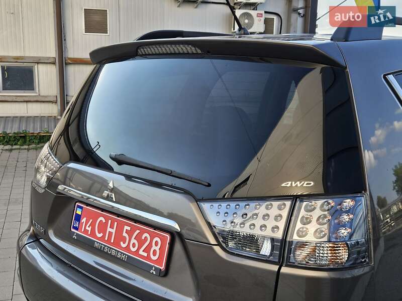 Внедорожник / Кроссовер Mitsubishi Outlander 2012 в Ивано-Франковске