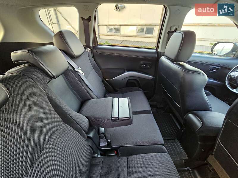 Внедорожник / Кроссовер Mitsubishi Outlander 2012 в Ивано-Франковске