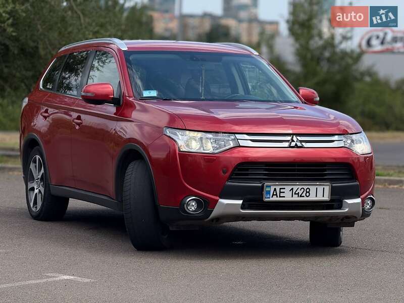 Внедорожник / Кроссовер Mitsubishi Outlander 2014 в Кривом Роге