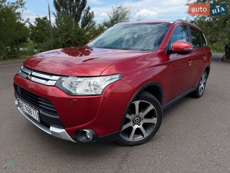 Внедорожник / Кроссовер Mitsubishi Outlander 2014 в Кривом Роге