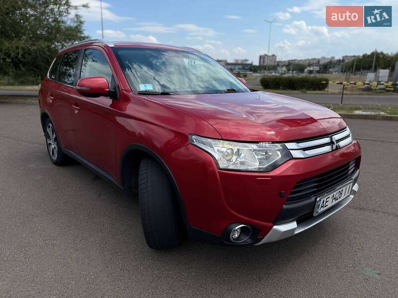 Внедорожник / Кроссовер Mitsubishi Outlander 2014 в Кривом Роге